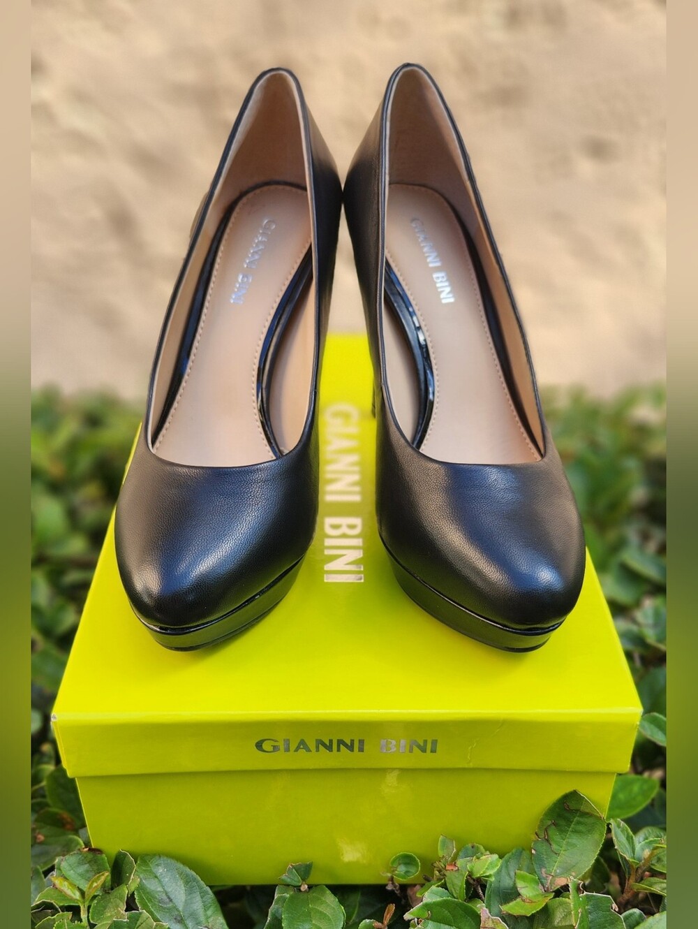 Gianni Bini Black Leather Pumps
